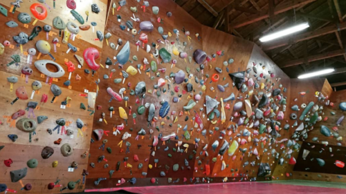 熊本県のクライミング施設「阿蘇サイクル＆クライミングベース CLAMP（クランプ）」